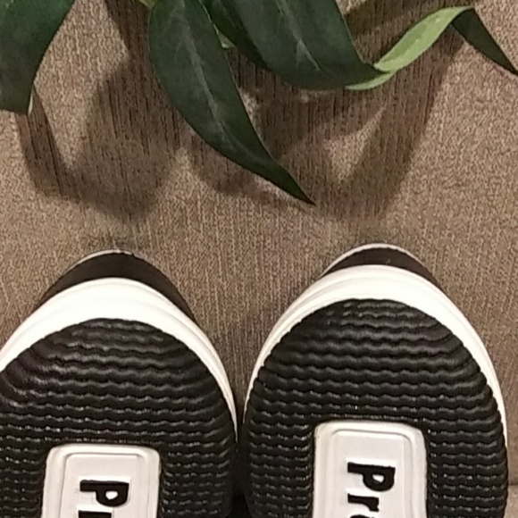 NWOT Propet leather walking shoes - Picture 7 of 8